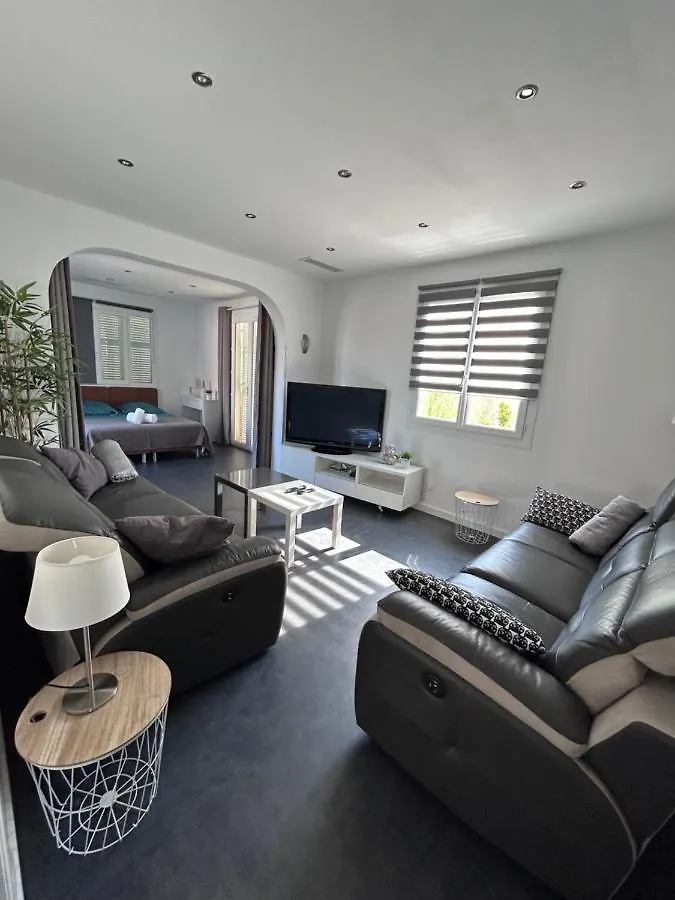 Apartment Superbe Appartement Dans Villa Saint-Laurent-du-Var